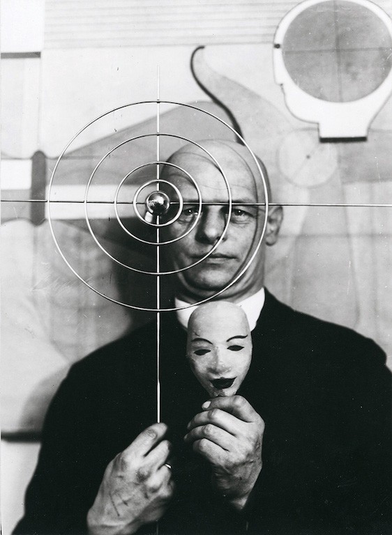 Imagen_1_Oskar_Schlemmer_Autorretrato_con_máscara_1923.jpg