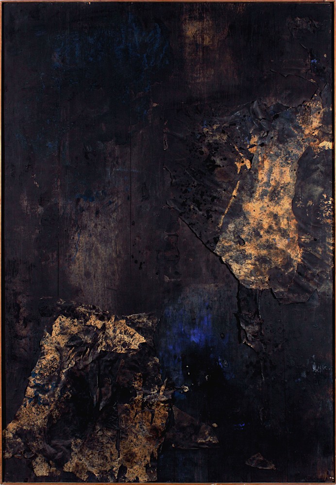 Sin-título-1960-Collage-papel-tinta-asfalto-sobre-madera-aglomerada-209-x-145-cm.-Museo-de-Arte-Moderno-de-Buenos-Aires-Copy-2.jpg