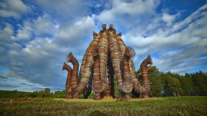 Beaubourg (Rusia): el gigantesco pulpo de ramas tubulares