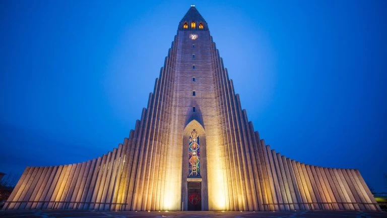 Hallgrímskirkja (Islandia): el volcán de hormigón nórdico