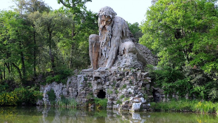 El Coloso de los Apeninos (Italia): un titán de piedra imperturbable