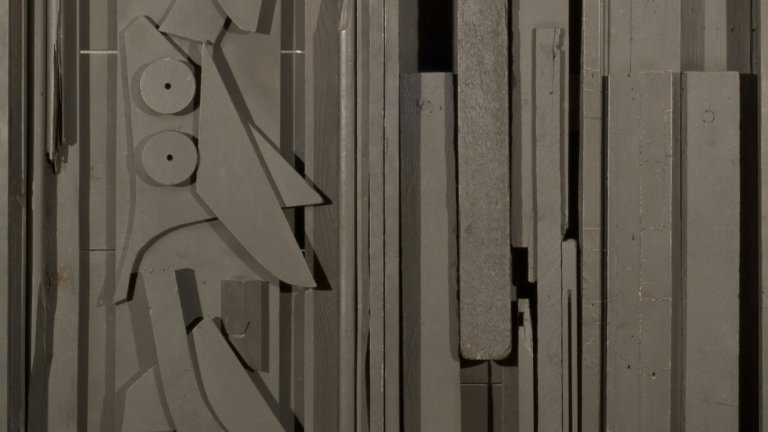 Colección MNBA: Paneles en sombra, de Louise Nevelson