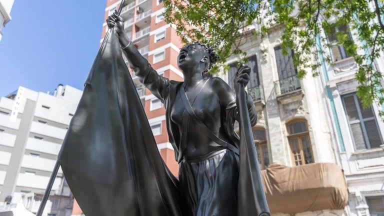 Monumento a María Remedios del Valle, de Alexis Minkiewicz