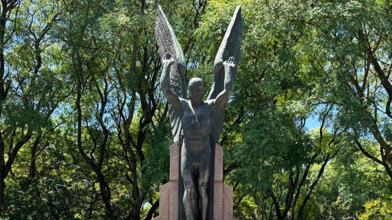 Monumento al Plus Ultra, de José Lorda