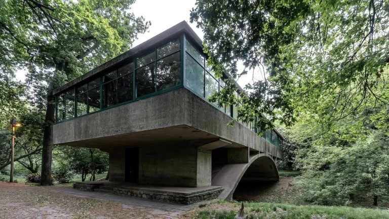 Casa sobre el Arroyo, de Amancio Williams y Delfina Gálvez