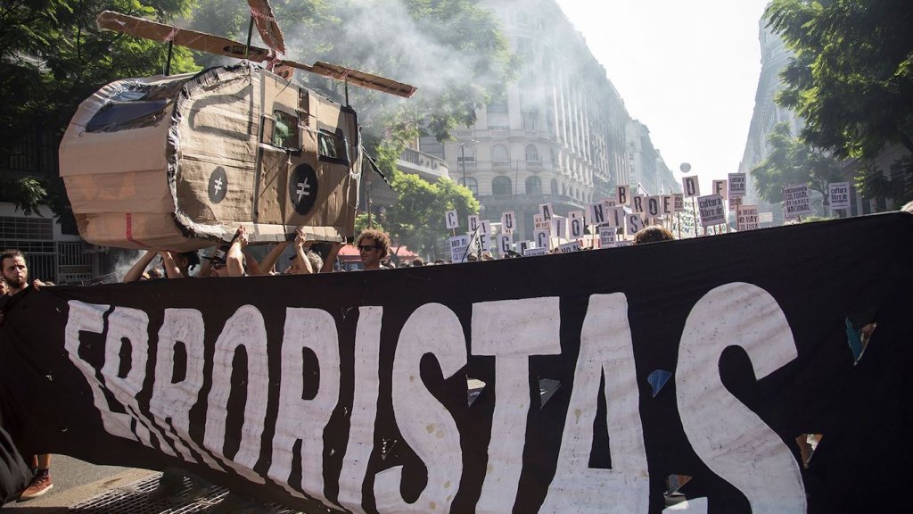 Grupo Etcétera: I Love Errorism