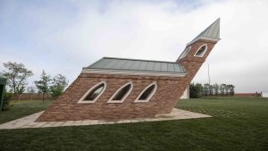 Huff and Puff Chapel (Italia): la capilla que desafía la gravedad