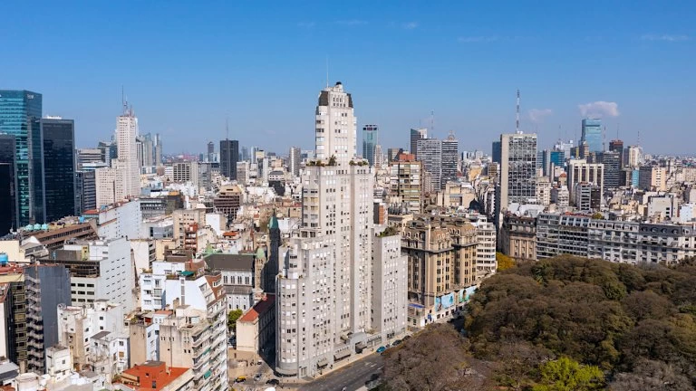 Edificio Kavanagh, de Sánchez, Lagos y de la Torre