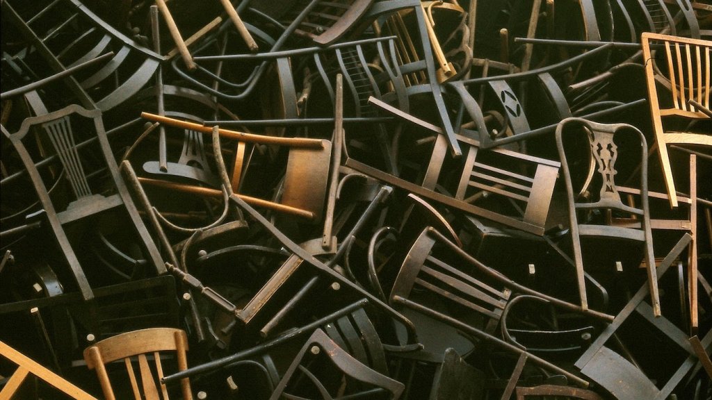 Los contra-monumentos de Doris Salcedo