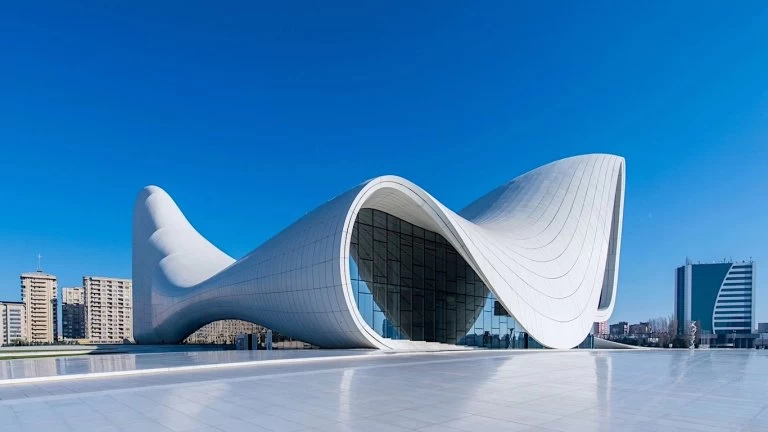 Heydar Aliyev Center (Azerbaiyán): la ola blanca de Bakú